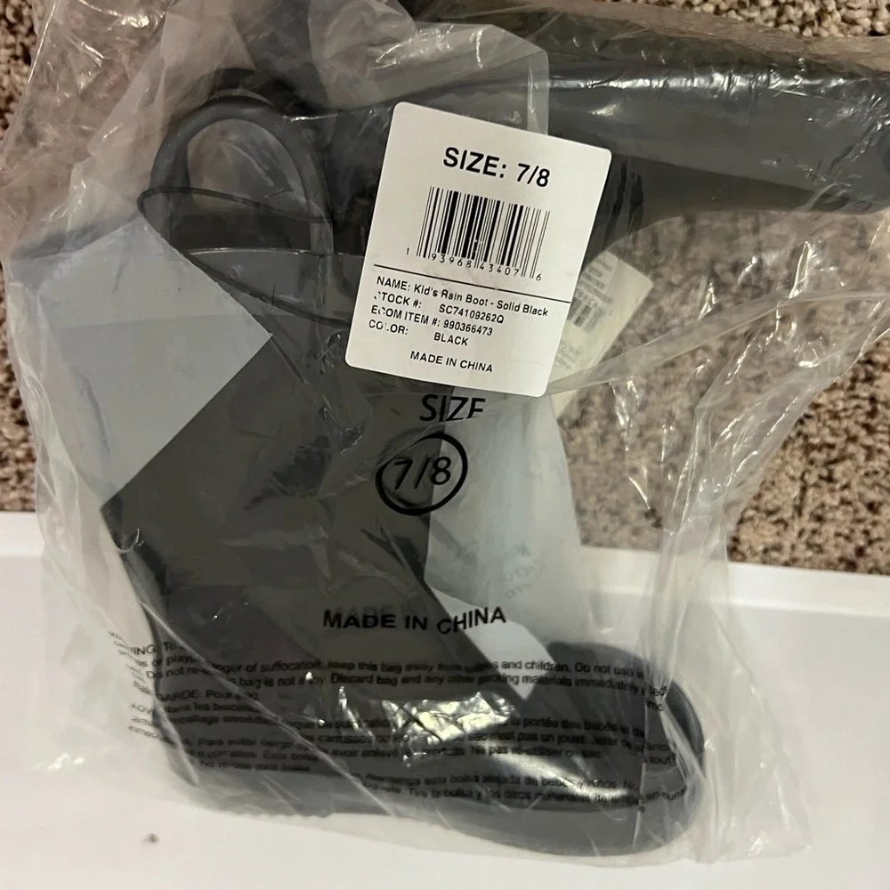 NEW KIDS RAIN BOOTS BLACK SIZE:7/8
